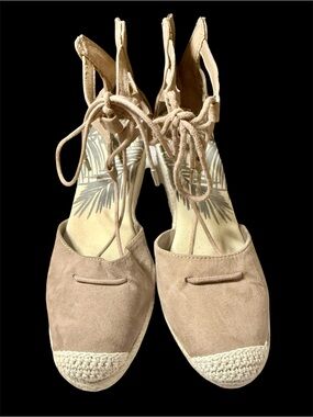 Women’s Lace-Up Espadrille Flats in Taupe Suede Size 8